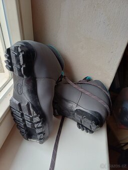 Boty na běžky vel. 33 stélka 20,5,cm zn. Inovik Decathlon - 2