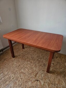 Stůl + 6 židlí - 2