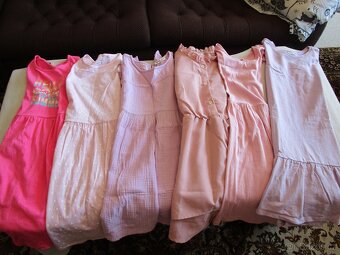6x pěkné dívčí letní šaty, vel. 140-146, cena celkem - 2