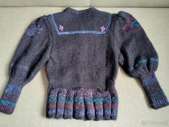 Kroj - ručně šitý kabátek - 2