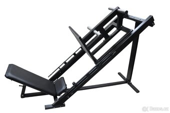 Stroj leg press - 2