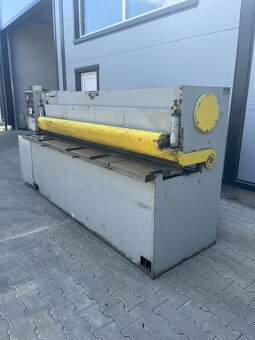 36. Tabulové nůžky NTC 2500/4 - 2