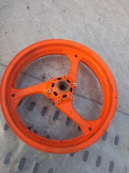 Honda CBR 1000RR Rám s doklady, přední kolo - 2