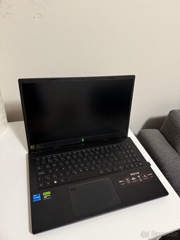 Herní notebook + klávesnice a myš - 2