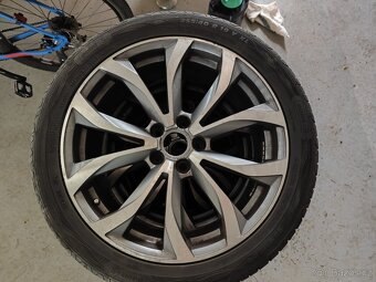 Audi A6 alu letní 255/40 R19 - 2