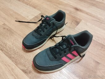dívčí obuv Adidas vel. 38 - 2