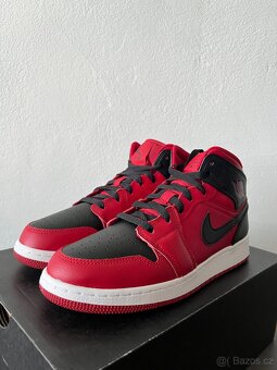 Air Jordan 1 Mid Reverse Bred -39 - 2