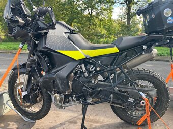 Husqvarna Norden 901 / KTM Adventure 890 - 2