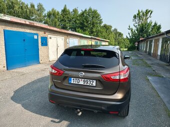 Nissan Qashqai 1,2 85kW, N-Connecta 1 MAJ, ČR. - 2