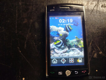 Mobilní telefon F035 - 2