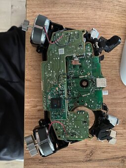 NEFUNKČNI xbox series x ovladač - 2