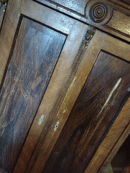 starožitná skříň masiv - 2