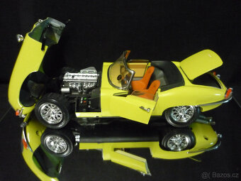 Jaguar E Type Cabriolet žlutý Bburago 1/18 - 2
