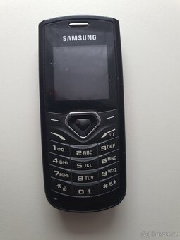 tlačítkový Samsung GT-E1170i - 2