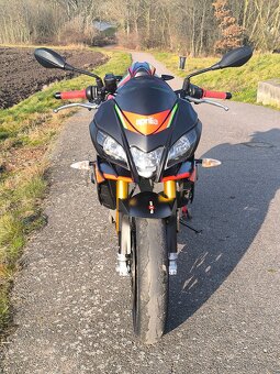 Aprilia Tuono V4 Factory - 2