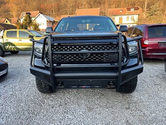 2017 Toyota Tundra Platinum 1794 5,7 V8 kola 35” lift 3” LPG - 2
