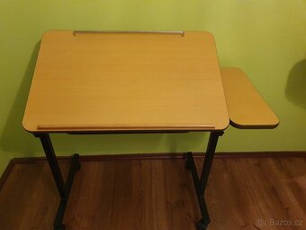 stolek k polohovací posteli - 2