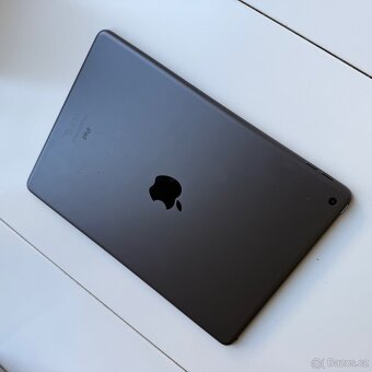 iPad 8 (2020) 32GB (12 měsíců záruka) - 2