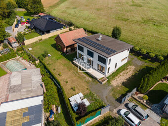 Prodej rodinného domu 5 + kk 214m² ve Stěžerách - 2