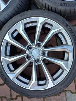 Originál ALU kola Hyundai i30 R18 + letní pneu - 2