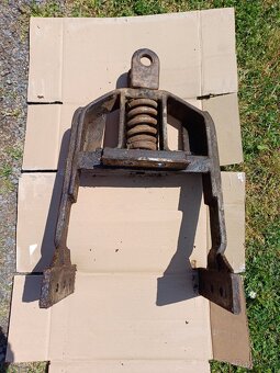 Zetor 25 horní závěs - 2