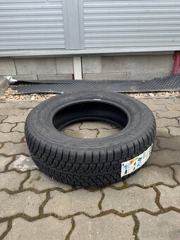 Bridgestone Blizzak LM-80 EVO - 2