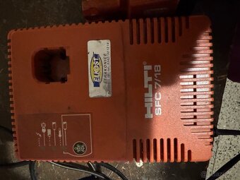 Svítilna HILTI SFL 12/15 - 2