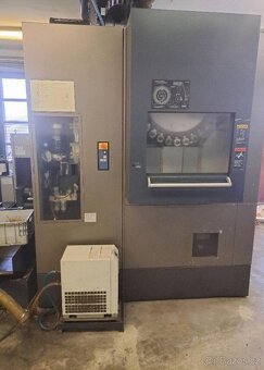 Obráběcí centrum (vertikální) MAKINO F5 - 2