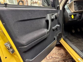 Škoda Favorit Solitaire - tapecíry s repro - 2