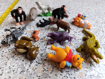 Malá plastová zvířátka. - 2