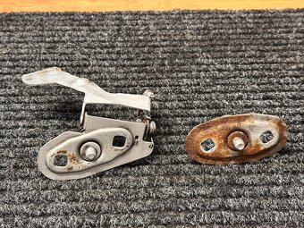 BMW zámky kapoty (Z3 e36) - 2