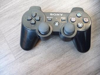 ps3 konzole 250gb + 8 her (model CECH-3004B) - 2