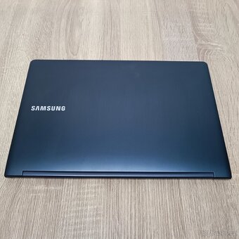 Elegantní Ultrabook Samsung - 2