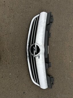 Maska chladiče Opel Zafira - 2