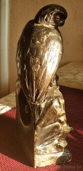Patinovaná soška dravce s hodinami 30cm - 2
