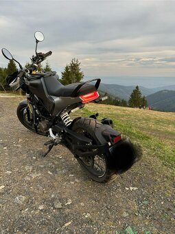 Husqvarna Svartpilen 125, technika Duke KTM - 2