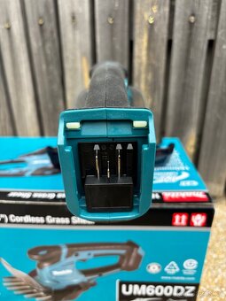 Makita UM600DZ el. nůžky na trávu - 2