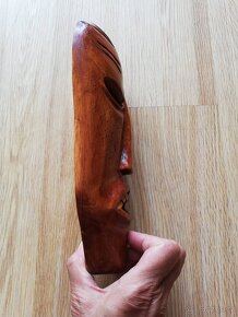 Dřevěná soška - vyřezávaná dekorace na zeď - 2