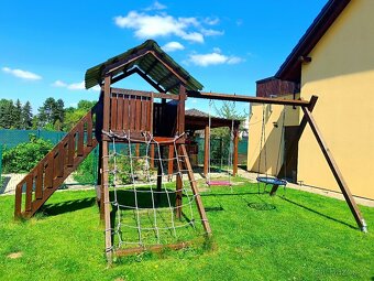 Dětské zahradní hřiště ve výborném stavu - 2