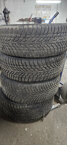 Nokian 225/55 R17 zimní - 2