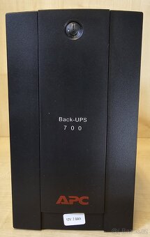 APC UPS 700VA - záložní zdroj - 2