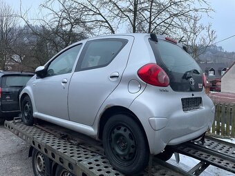 toyota aygo 1.0-50kw,r.v.2008 náhradní díly - 2