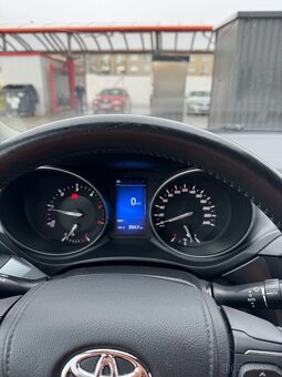 Avensis - 2