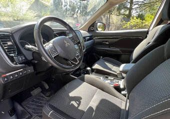 Mitsubishi Outlander 2.0 Instyle + 4WD CVT - 2