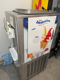 Zmrzlinovy stroj BQ382 - 2