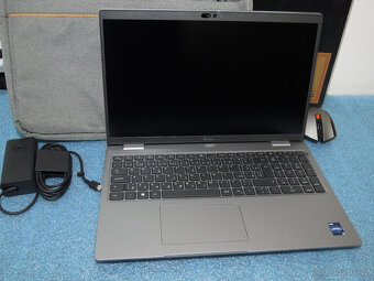 Novinka Dell Latitude 10.Jádro i5-1345u 512GB 16GB Záruka - 2
