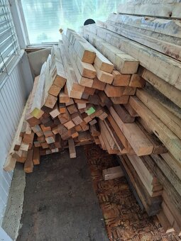 Stavební hranolky různé velikosti a délky - 2