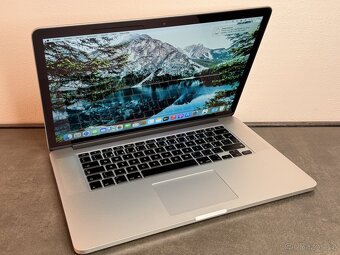 MacBook Pro 15'' 2015 / i7 / 16GB / 256GB SSD / Silver - D - 2