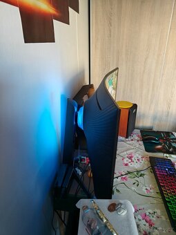 Prodám monitor SAMSUNG Odyssey G7. - 2
