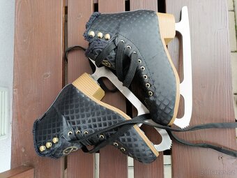 Dámské brusle Nils Extreme vel.37 - 2